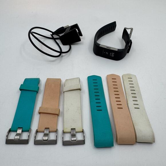 FITBIT Charge 2 Fitness / Activity Tracker Black with Charger + 3 Extra Bands - Picture 2 of 12